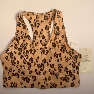 NWT Fabletics Mila Medium Impact Sports Bra